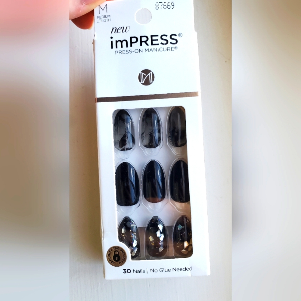Impress Nails NWT